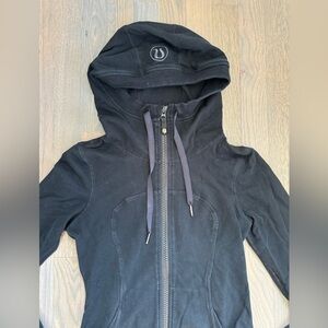 Lululemon jacket size 4